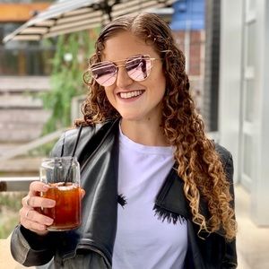 Meet your Posher, Alex